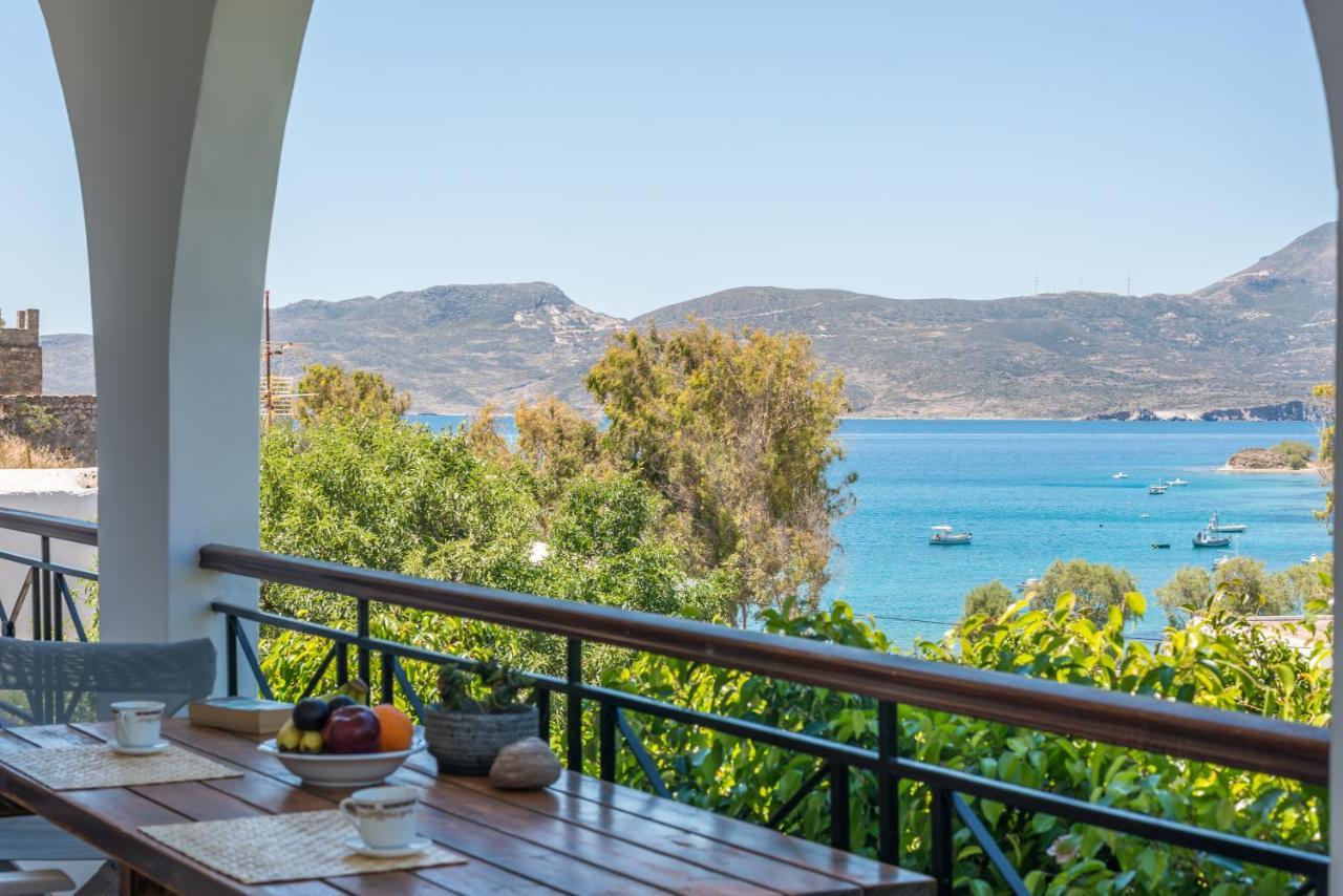 Areti'S Milos Guesthouses Adamantas  Bagian luar foto