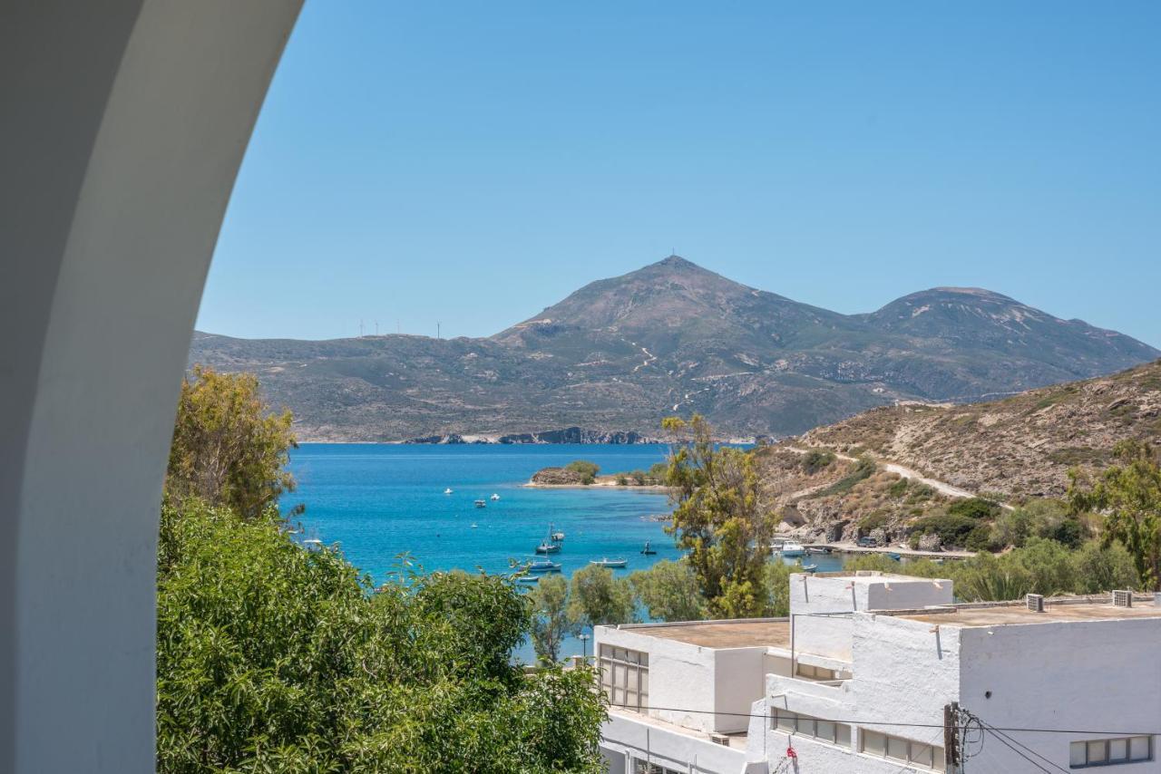 Areti'S Milos Guesthouses Adamantas  Bagian luar foto